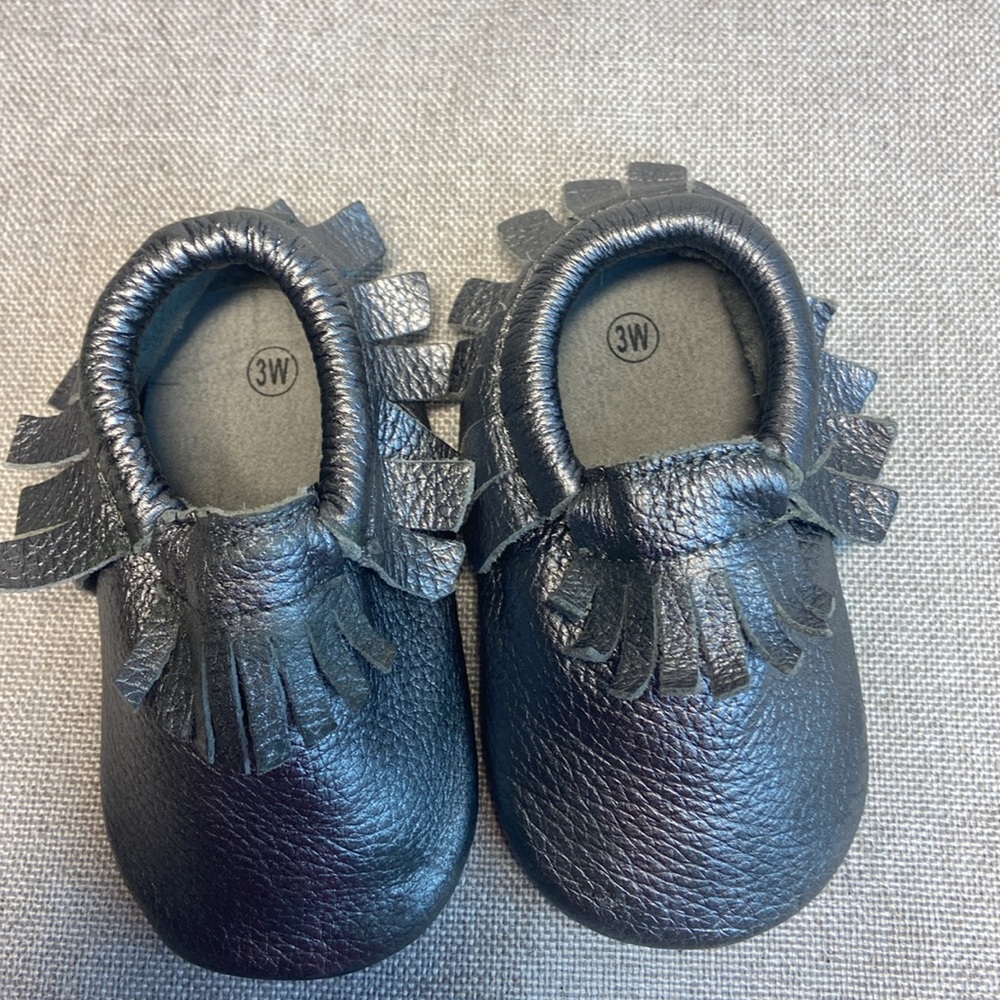 Teeny Toes Leather Silver Moccasin Size 3W Toddler